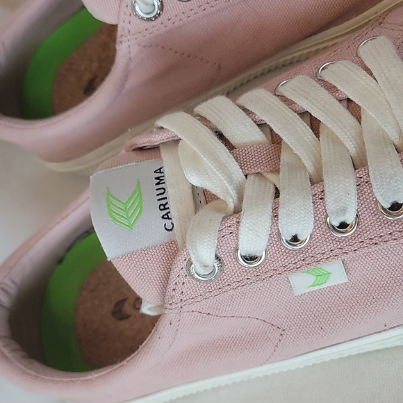 CARIUMA sneakers sz 10 womans excellent shape! Plush pink/mauve - Picture 2 of 11